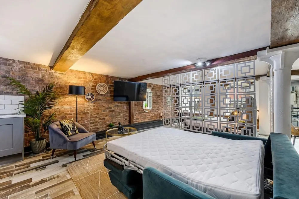 Host Apartments Mathew St Studio