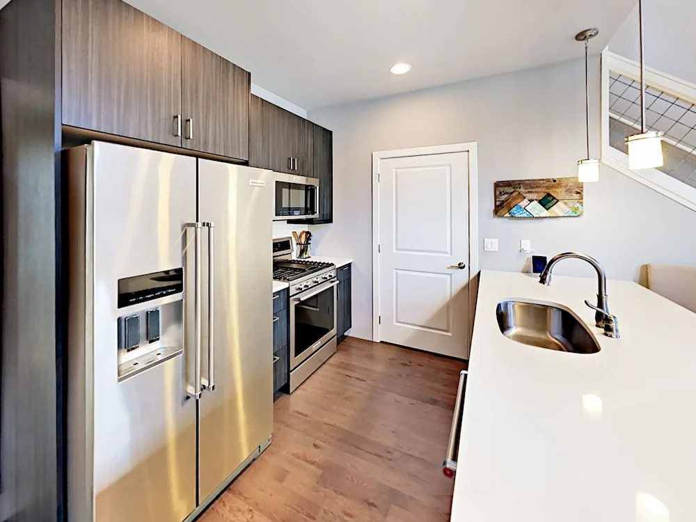 Brand-new 2br Rendezvous Townhome W/ Patio 2 Bedroom Townhouse