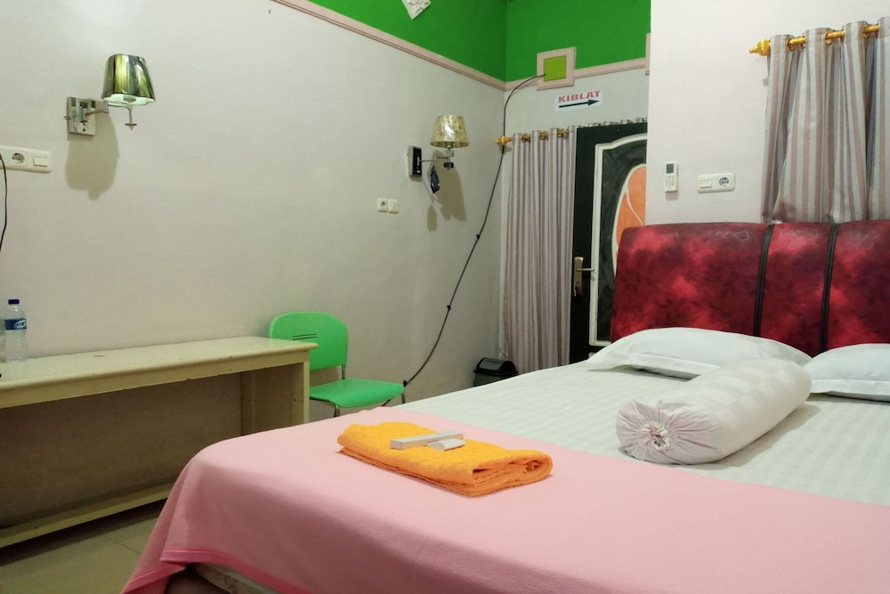 Hotel O Kost Nian Syariah Near SPBU Pertamina 74.91657 Mattirotasi Sidrap
