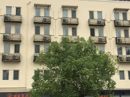 CJIA Apartment (Shanghai Jinshajiang Road Subway Station)