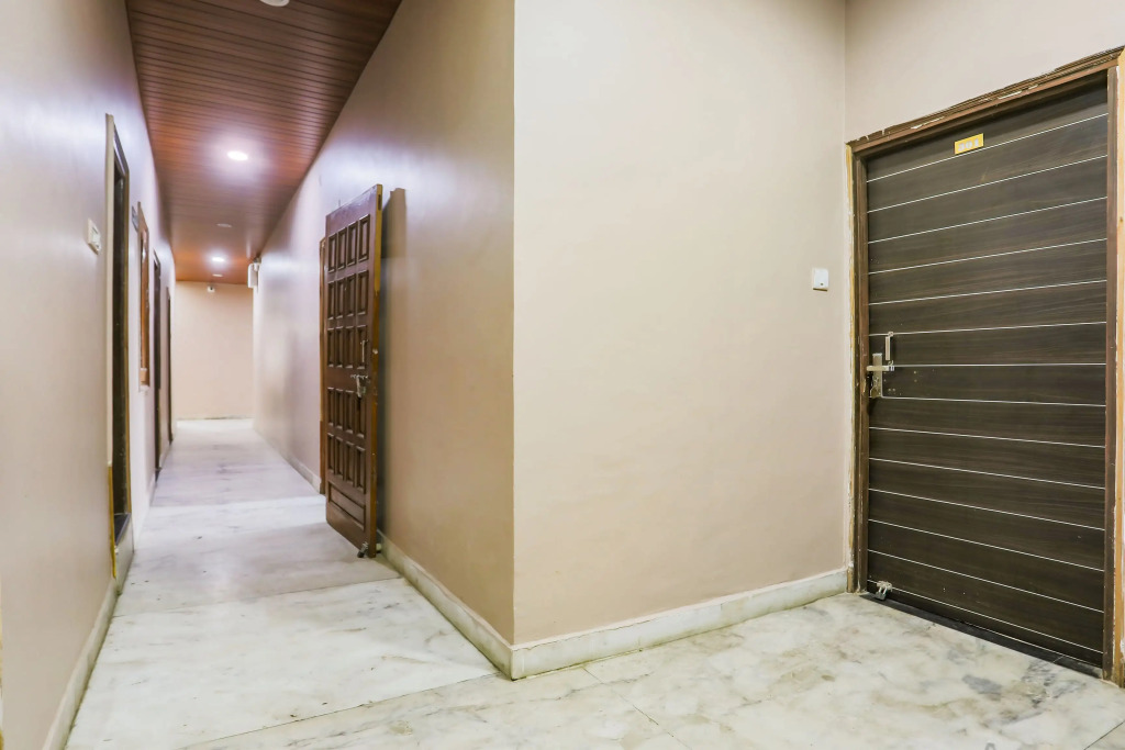 OYO Collection O Jagannath Mandir Road Formerly Paradise Residency