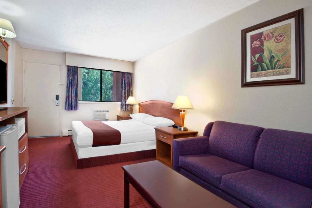 Coast Red Deer Hotel