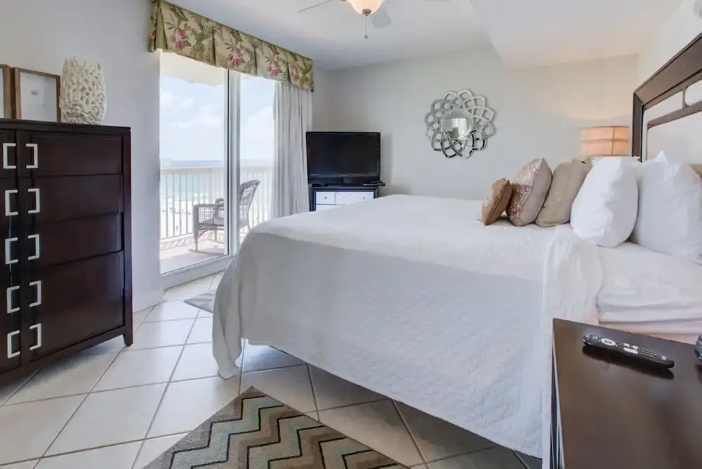 Pelican Beach Resort 0801