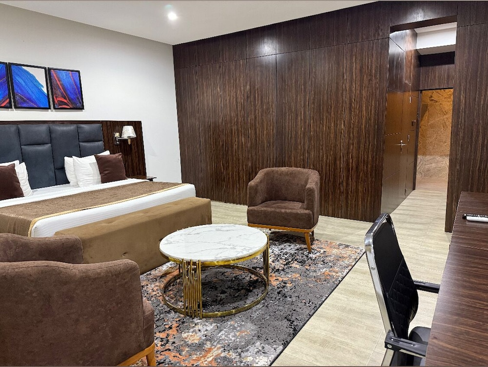 Vinpy hotels