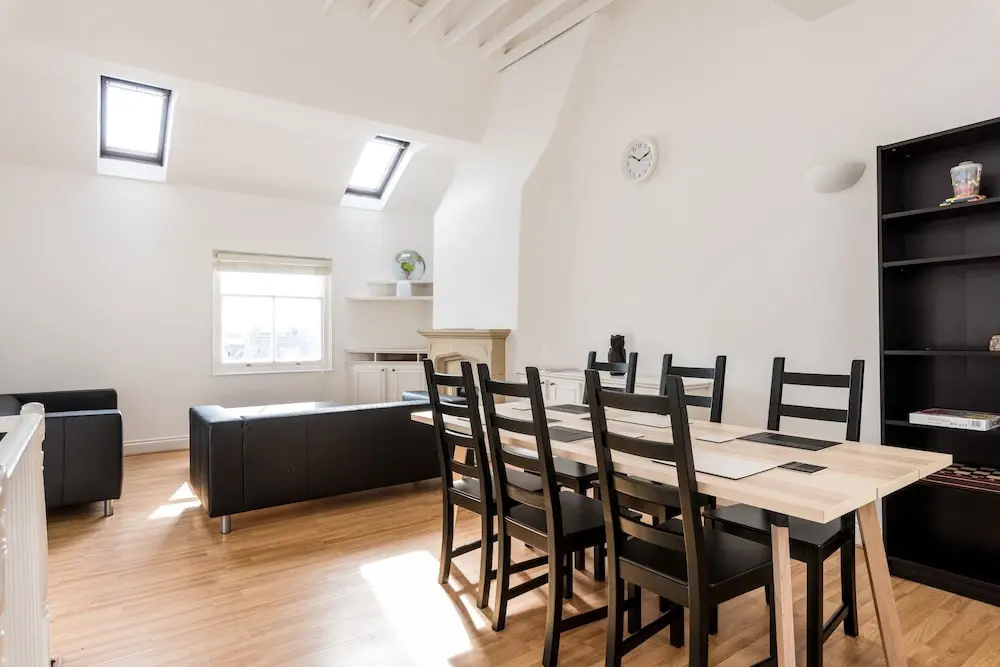 Modern 3 Bedroom Central Brighton House
