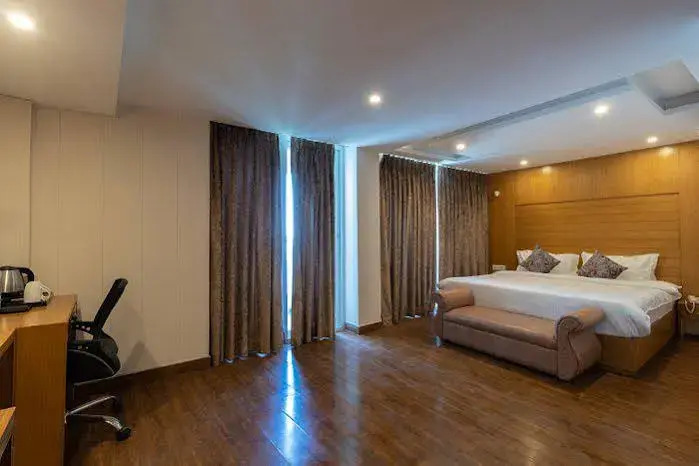 Yashshree Mussoorie Mall Road