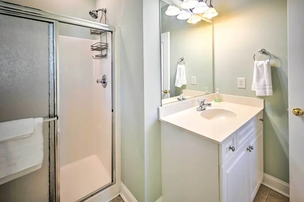 1 Mi to Beach + Hot Tub: Murrells Inlet Retreat!