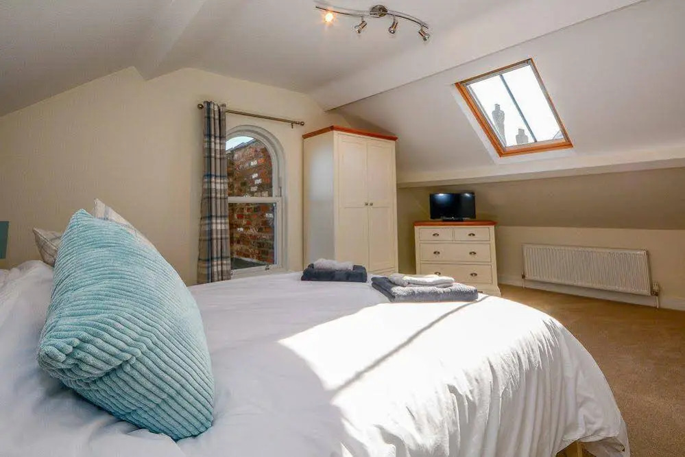 Flat 7 Bluebridge Court