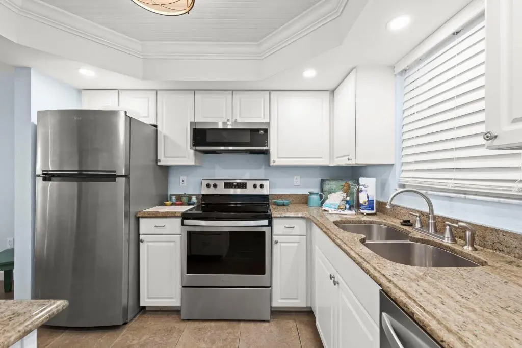 Estero Island Beach Villas 203, 2 BR, Gulf Front, Heated Pool, Sleeps 8