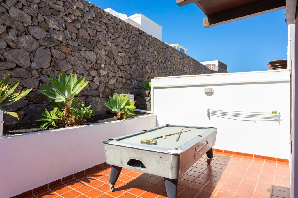 Villa Julianne 2 Heated Private Pool Walk to Beach A C Wifi Car Not Required - 2489
