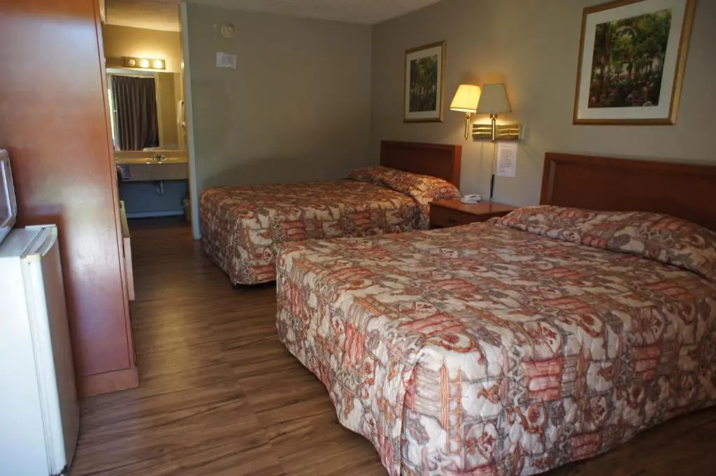 Executive Inn & Suites