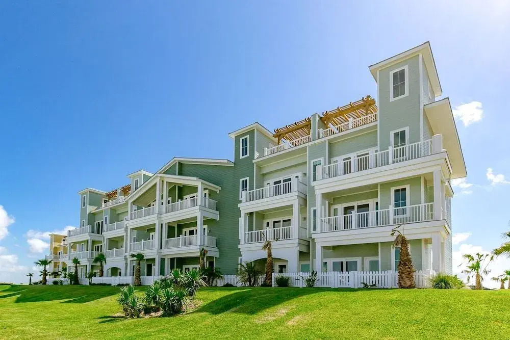200 Piper Blvd Townhouse Unit C1 - 3 Br townhouse by RedAwning