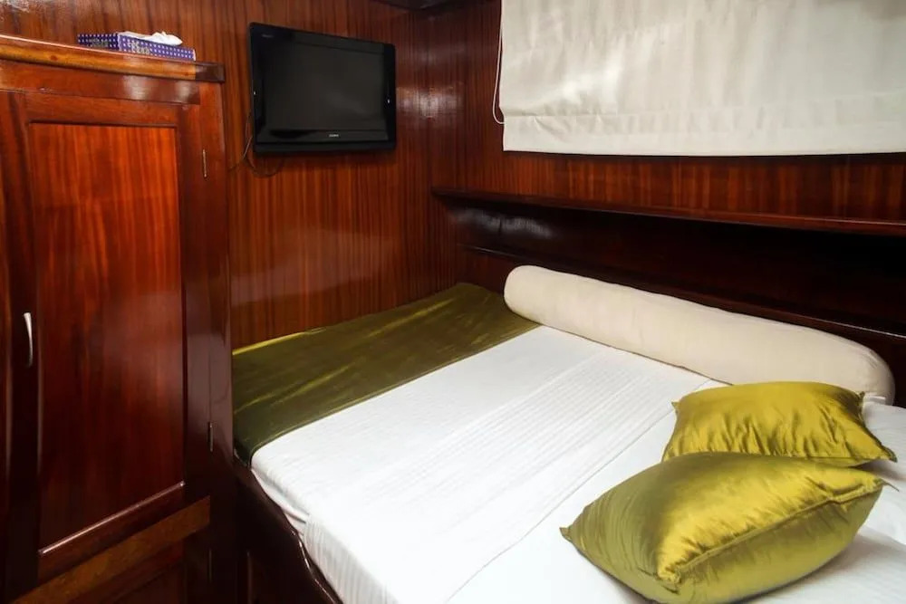 Dream Voyager Yacht
