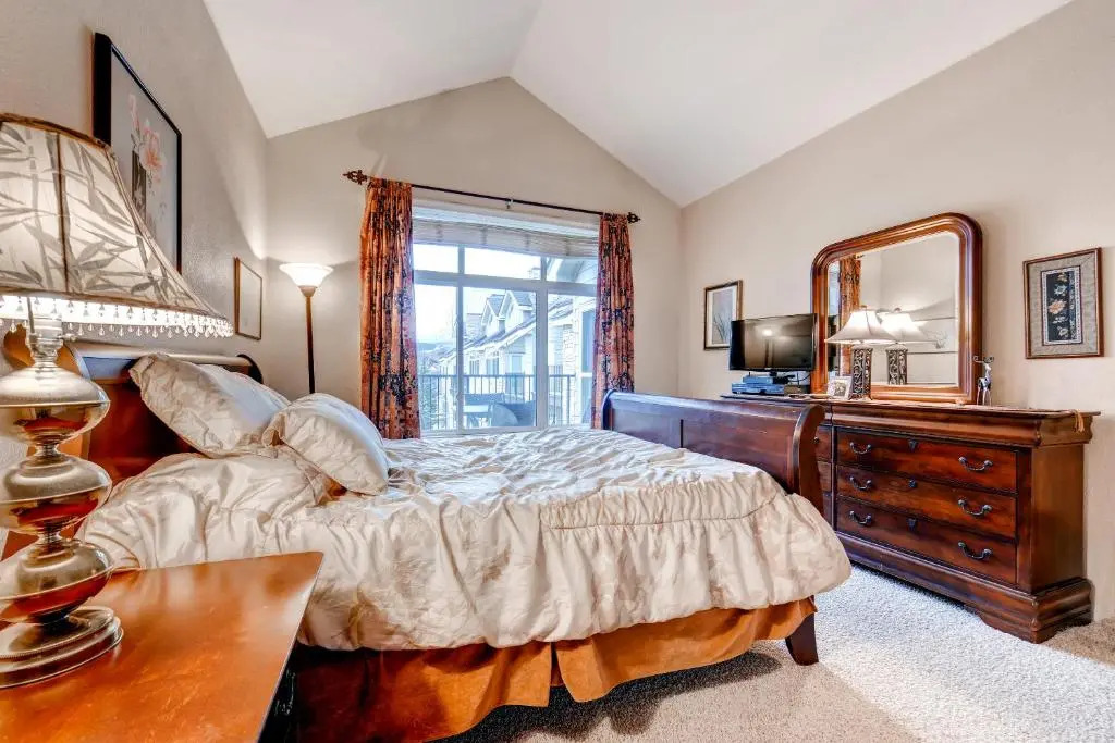 Three-Bedroom Spacious Condo 206 at Bay Club