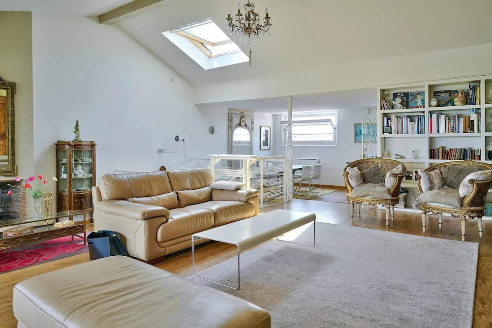 Splendid 160m2 Apartment With Terrace