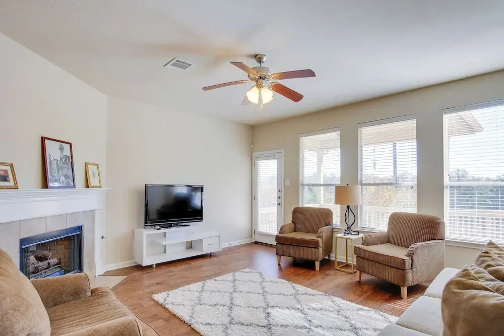 4 Mi to TPC San Antonio: Cozy Getaway w/ Deck