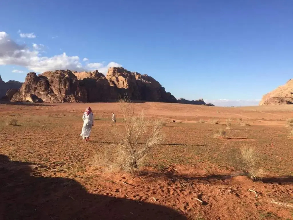 WADI RUM-Bedouin Tents and Jeep Tours