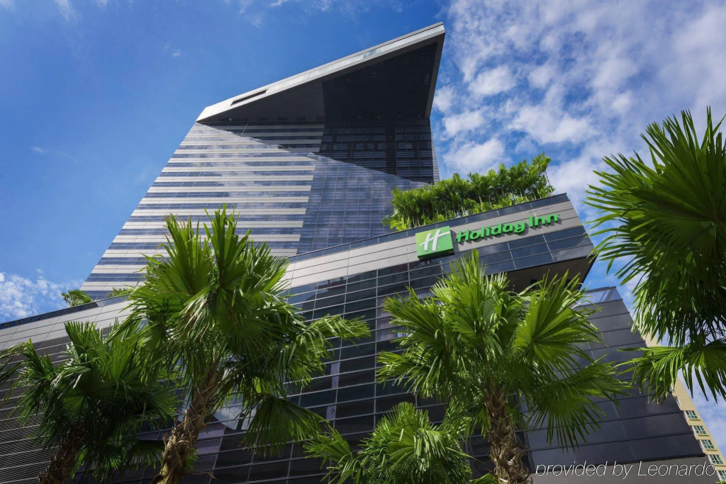 Holiday Inn Bangkok Sukhumvit by IHG