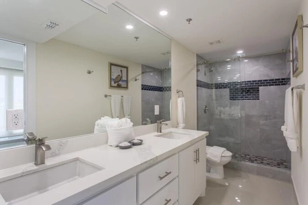 Solare Tower Condominium 405