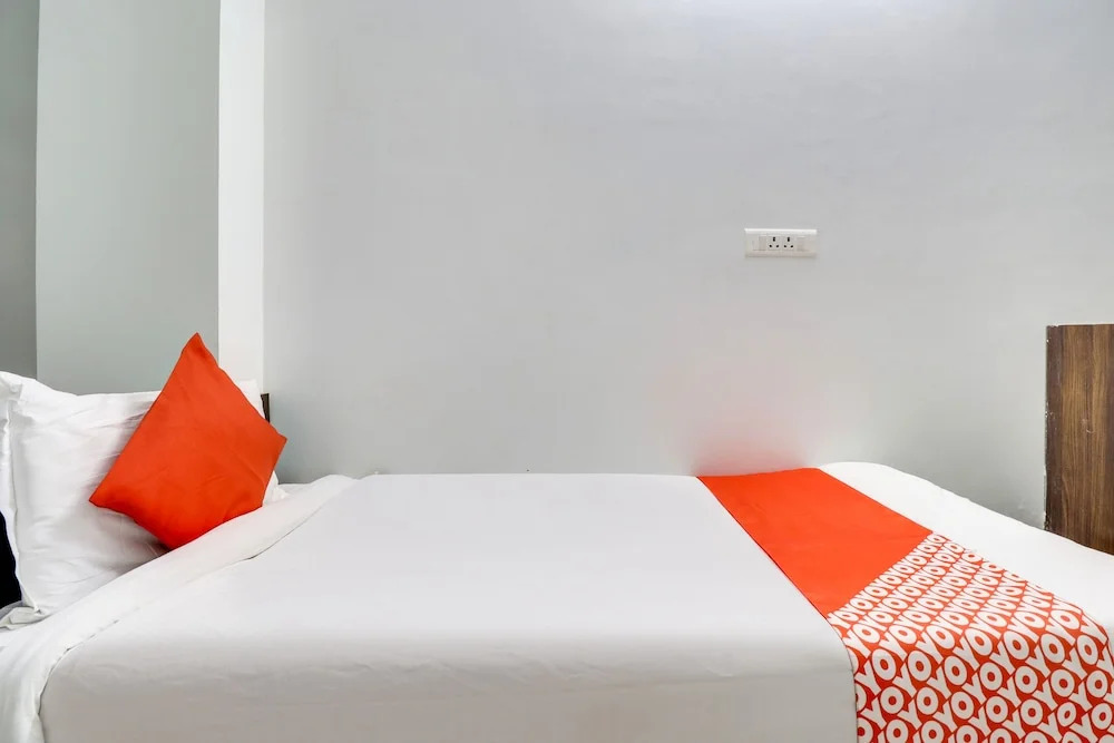 OYO 6697 Hotel Green Lemon