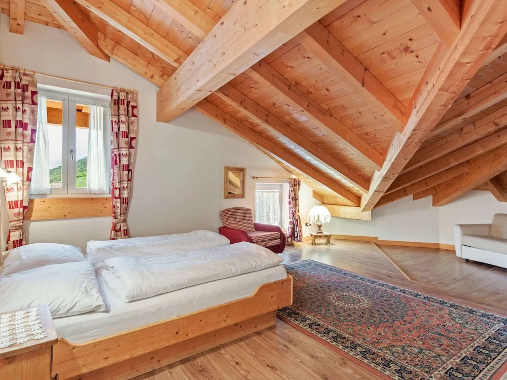 Belvilla by OYO Charming Apartment in Brez With TV