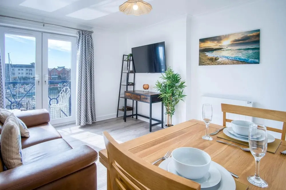 The Crows Nest - 1 Bed Apartment - Swansea Marina