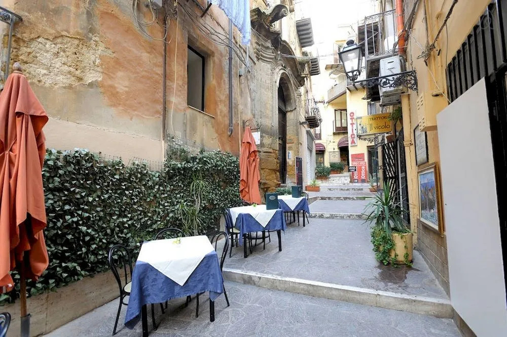 Atelier Atenea Apartments