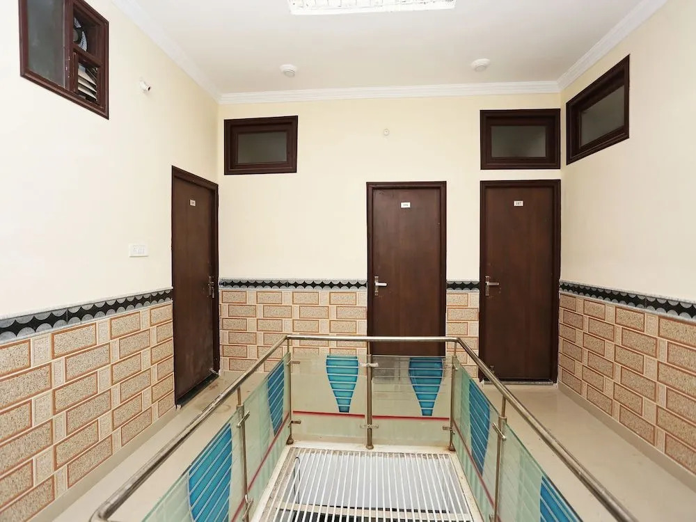 Oyo 23090 Hotel Mani Bhai Patel