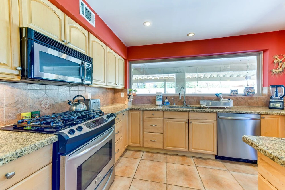 Secluded Mesa Home w/ Pool, Outdoor Kitchen & Bar!