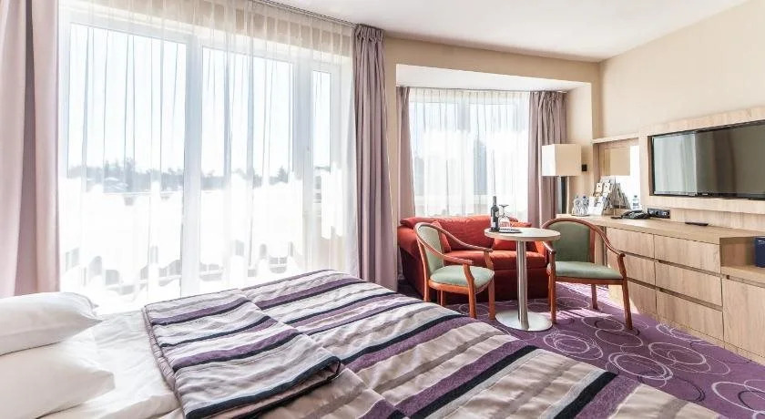 Hotel Senator