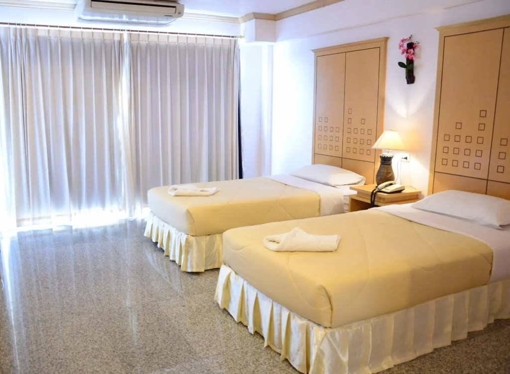 Maneerote Hotel