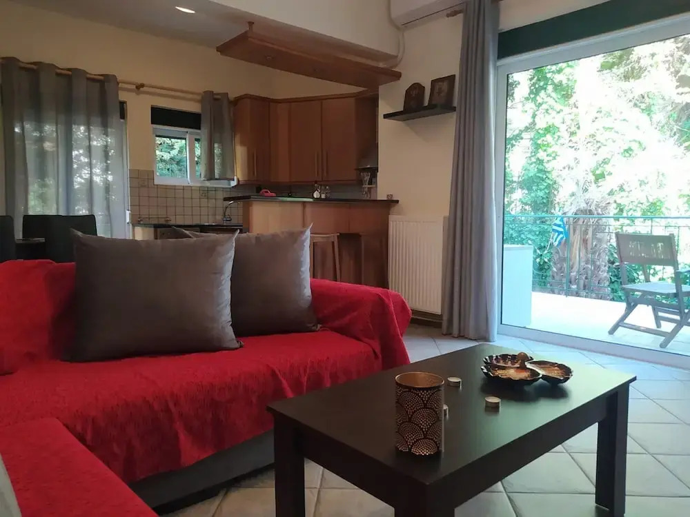 Marousi Comfy Apartment With Balcony