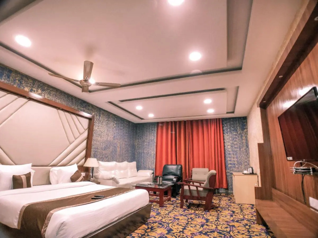 Hotel Vishnu Empire