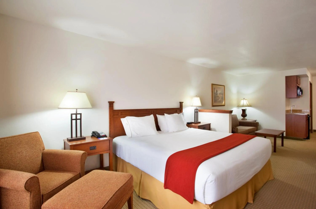 Holiday Inn Express Hotel & Suites Mattoon by IHG