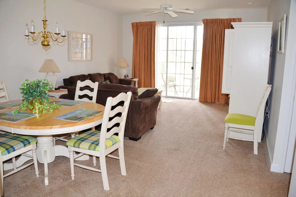 713 Ironwood Condo