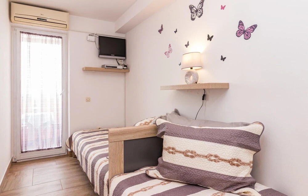 Nice Apartment in Pula With Outdoor Swimming Pool, Wifi and 2 Bedrooms