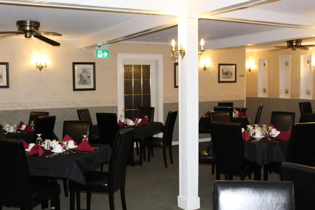 Tara Manor Inn