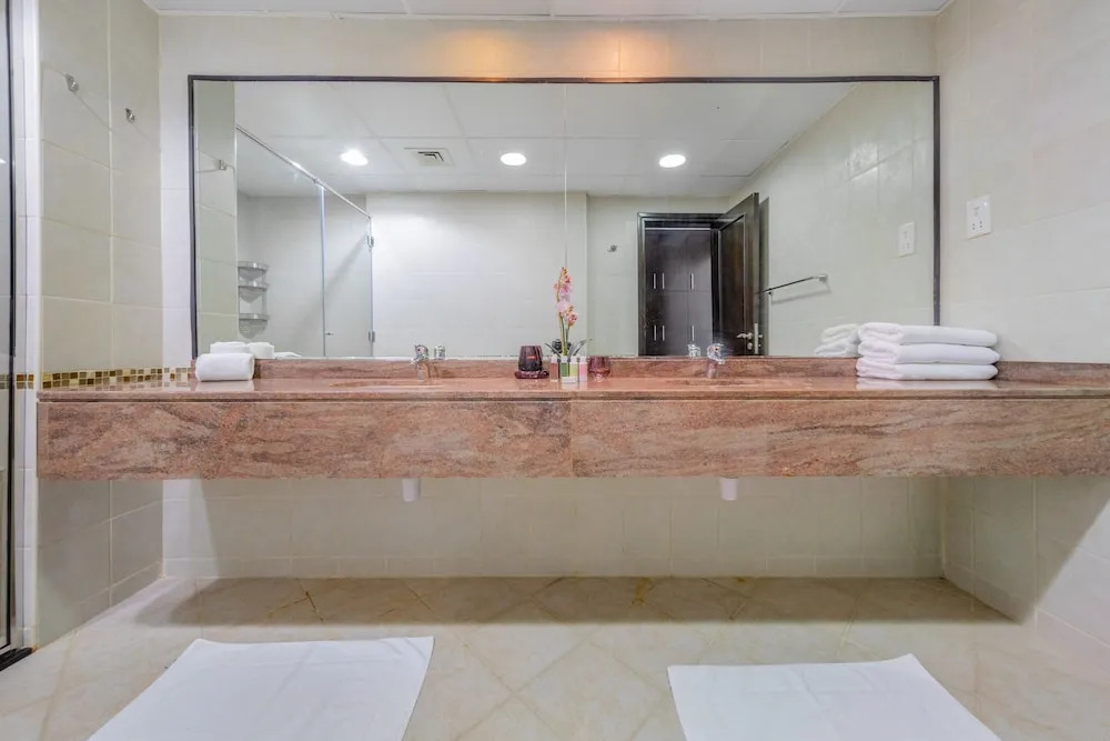 EDEN'S Homes & Villas - Royal Oceanic
