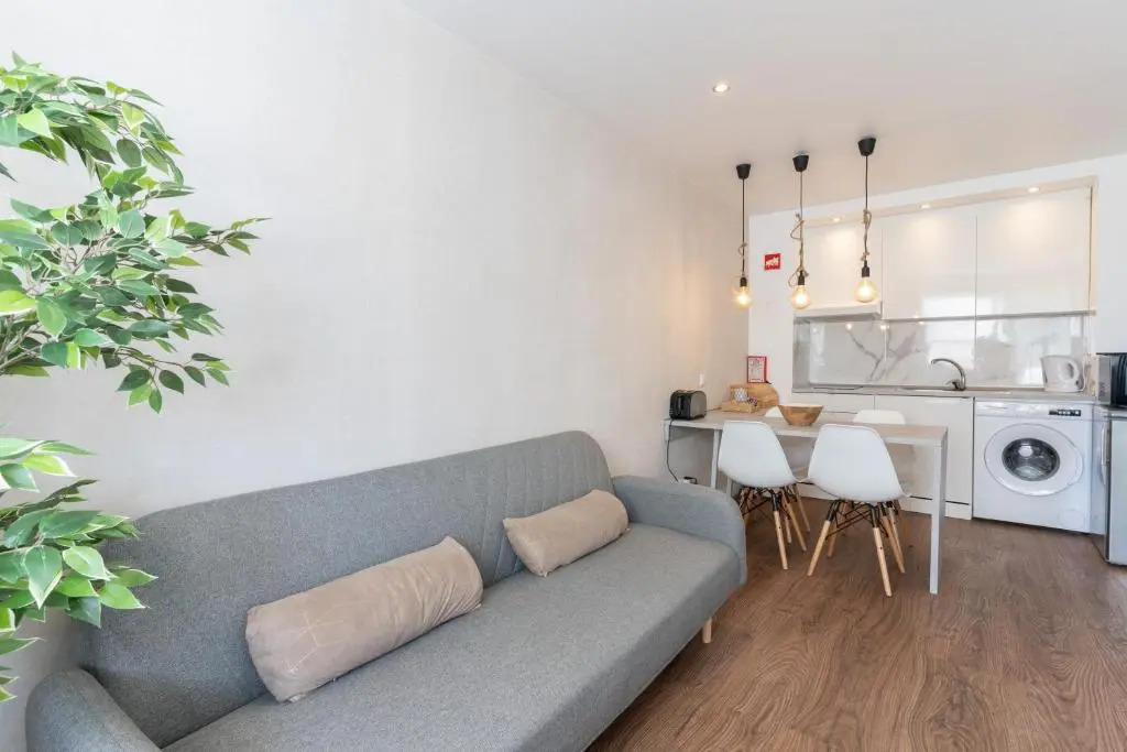 Old Town Apartment 5min to the beach
