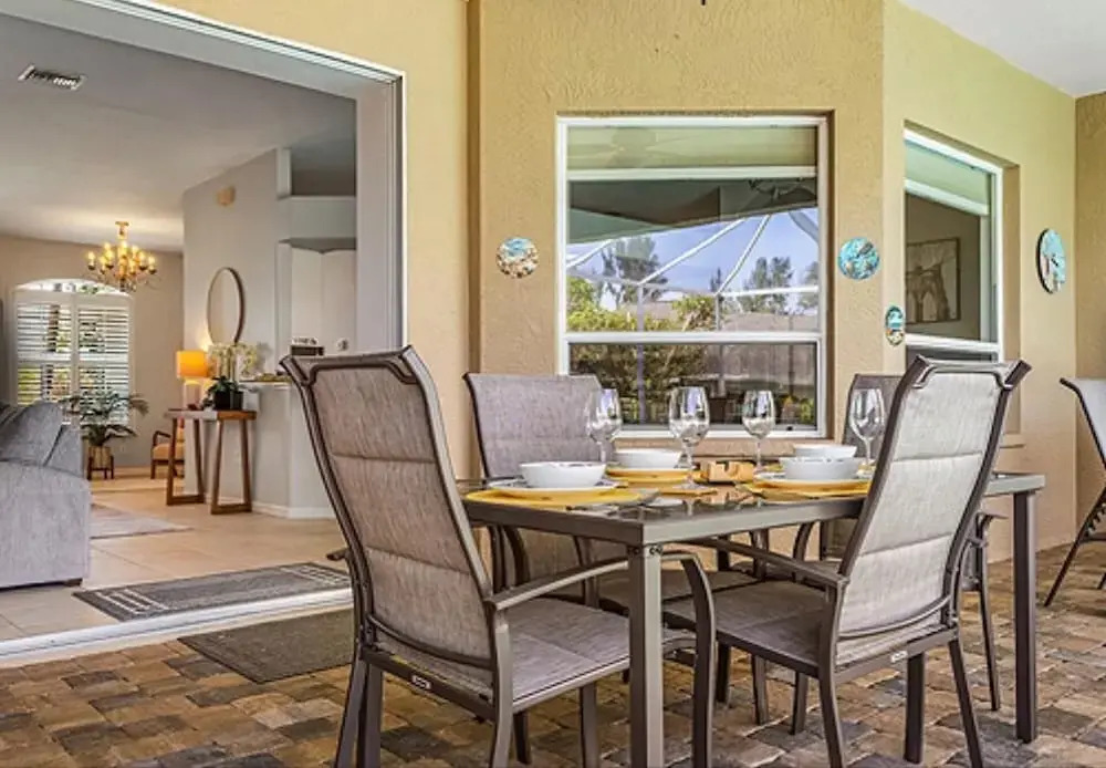 Family Friendly - Private Pool - Sleeps 10
