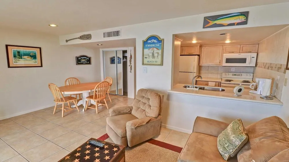 119 - 1 Br Condo