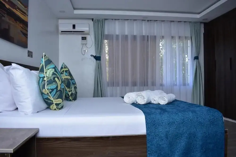 makaazi hotel Nyali