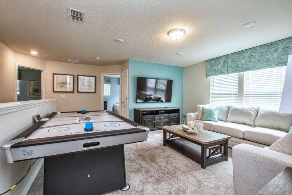 Brand New Family Getaway W/pool & Spa -7049sr 5 Bedroom Home by RedAwning