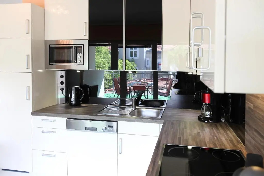 3 rooms Sunny Apartments-Schoenbrunn, 100m2 with balcony