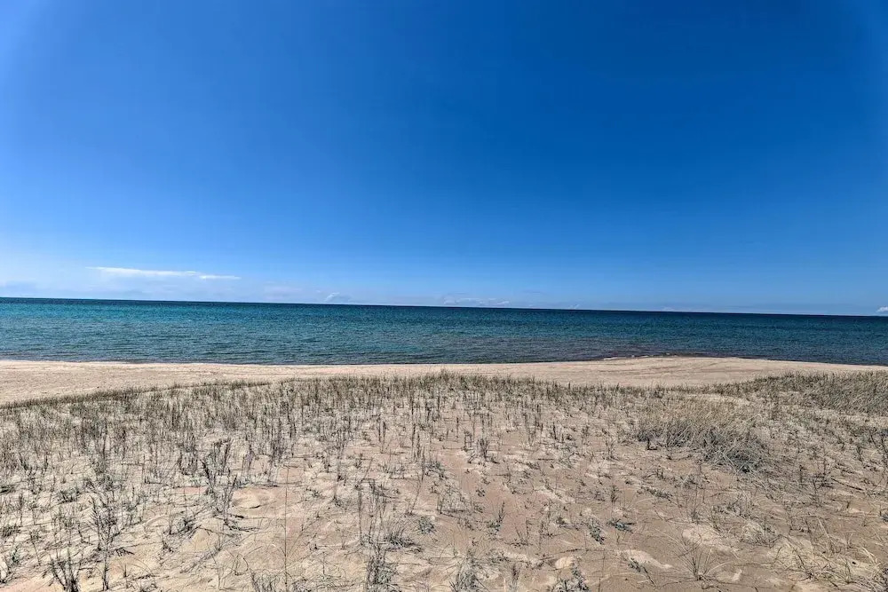 Bright Manistee Condo w/ Beach + Pool Access!
