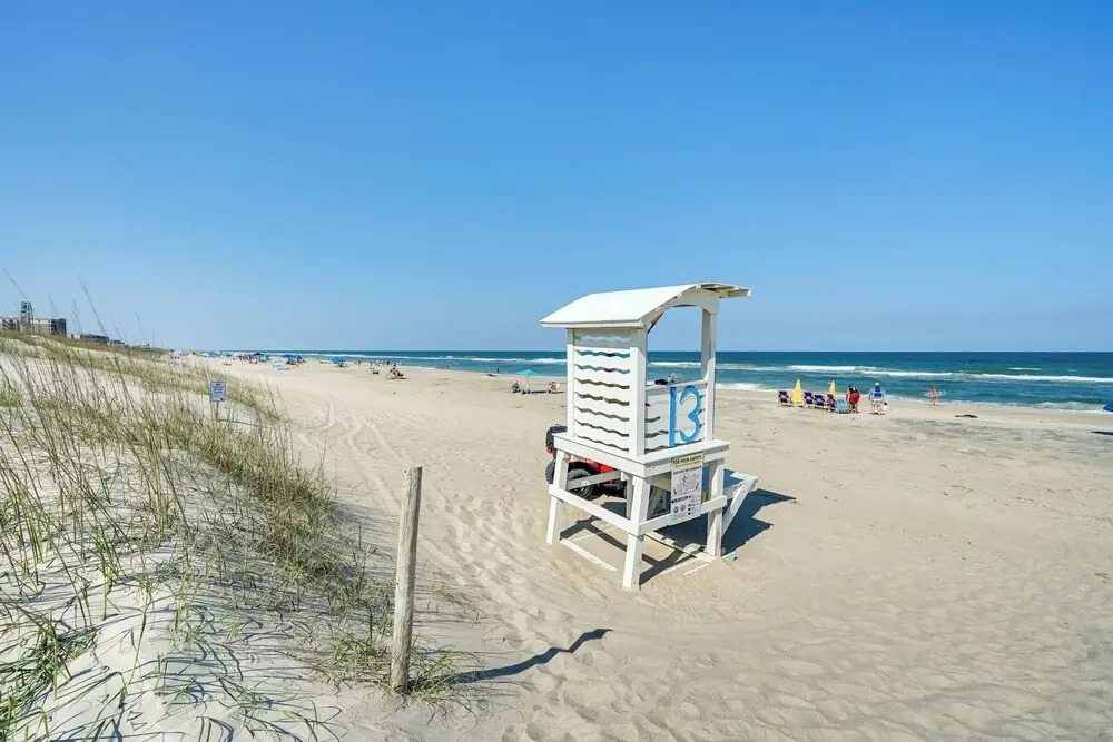 Carolina Beach Lakefront House: Walk to Beach!