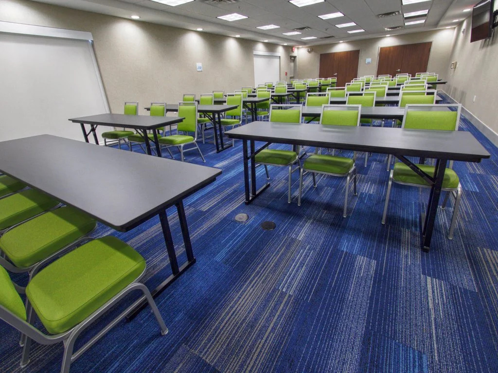 Holiday Inn Express & Suites Moore by IHG