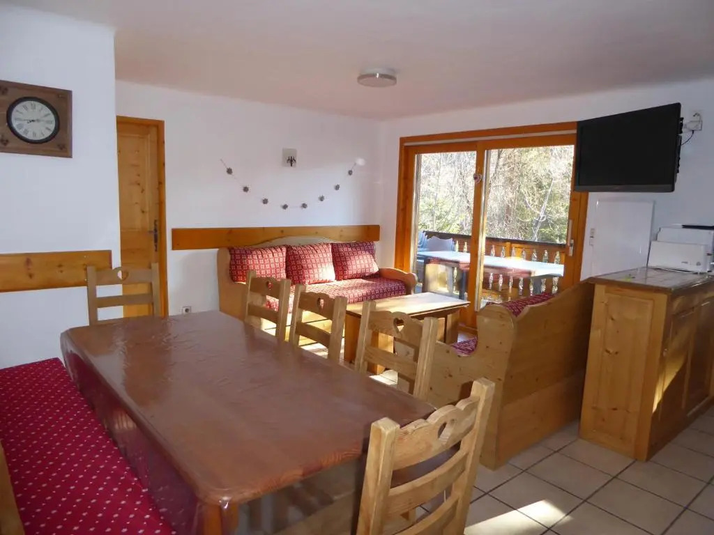 Appartement Champagny-en-Vanoise, 4 pièces, 8 personnes - FR-1-464-37