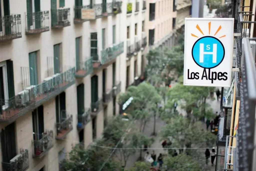 Hostal Los Alpes