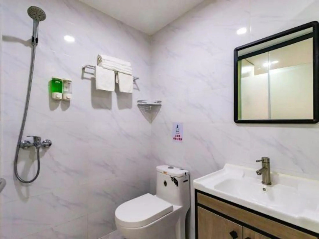 Wanshi Chang Anshun Express Apartment (Shenzhen North Railway Station)